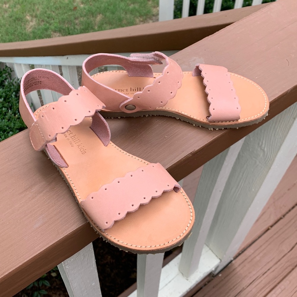 Garnet Hill Kids Pink Scalloped Leather Adjustable Strap Sandal Size 32 Kids 1